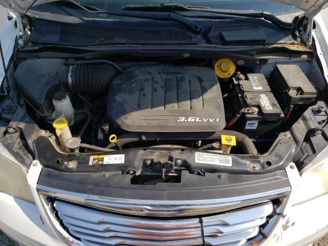 2014 Chrysler Town & Country Touring