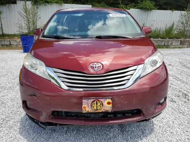 2014 Toyota Sienna XLE