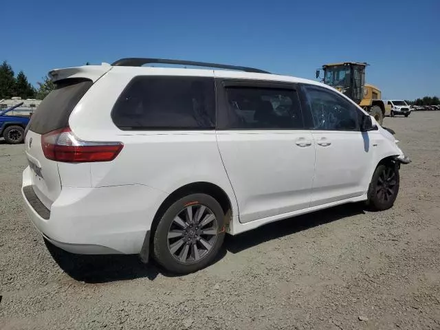 2019 Toyota Sienna LE