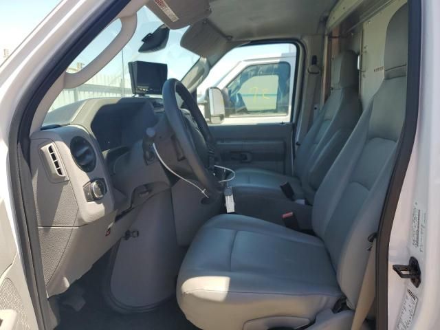 2023 Ford Econoline E350 Super Duty Cutaway Van