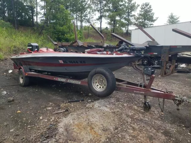 1988 Stratos Boat