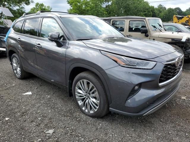 2024 Toyota Highlander LE