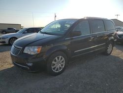 Carros dañados por granizo a la venta en subasta: 2015 Chrysler Town & Country Touring