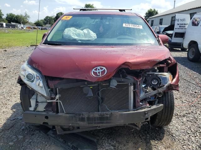 2011 Toyota Sienna XLE