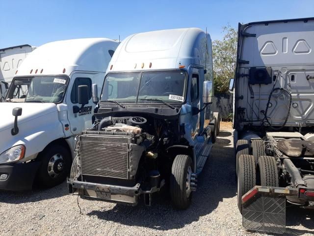 2012 Freightliner Cascadia 125