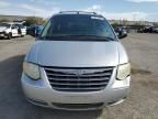 2005 Chrysler Town & Country LX