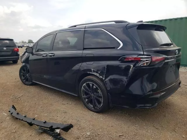 2022 Toyota Sienna XSE