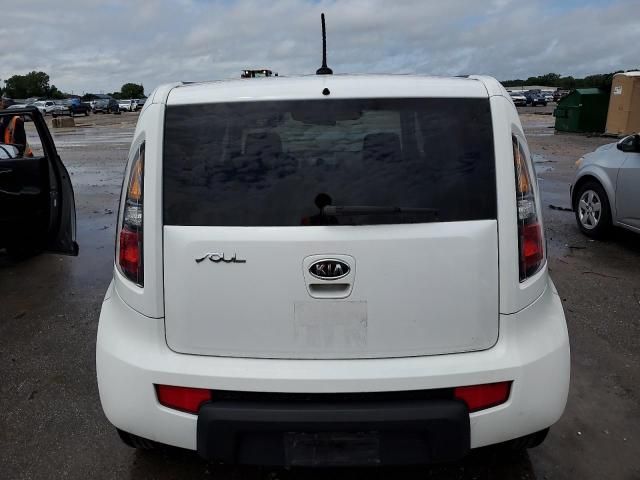 2010 KIA Soul +