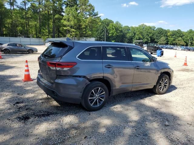 2017 Toyota Highlander SE