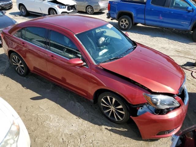 2013 Chrysler 200 Touring