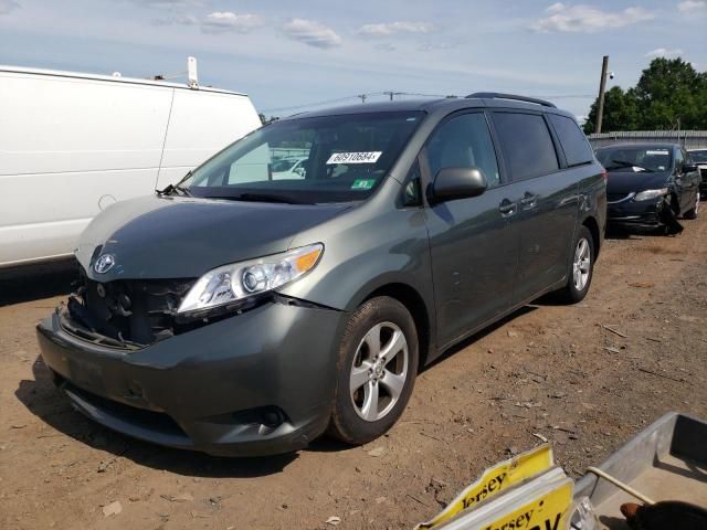 2014 Toyota Sienna LE