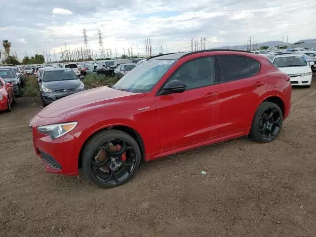 2022 Alfa Romeo Stelvio TI