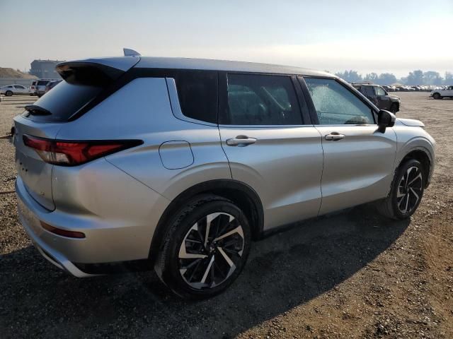 2023 Mitsubishi Outlander SE