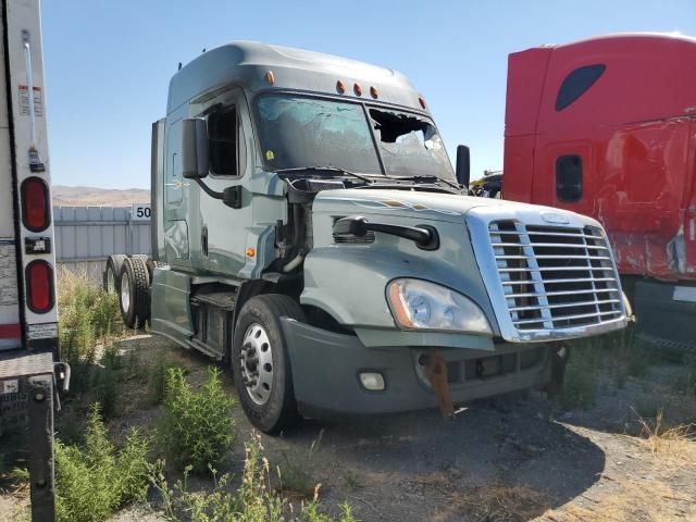 2018 Freightliner Cascadia 113