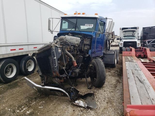 2005 Kenworth Construction T800