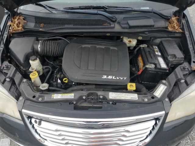 2012 Chrysler Town & Country Touring