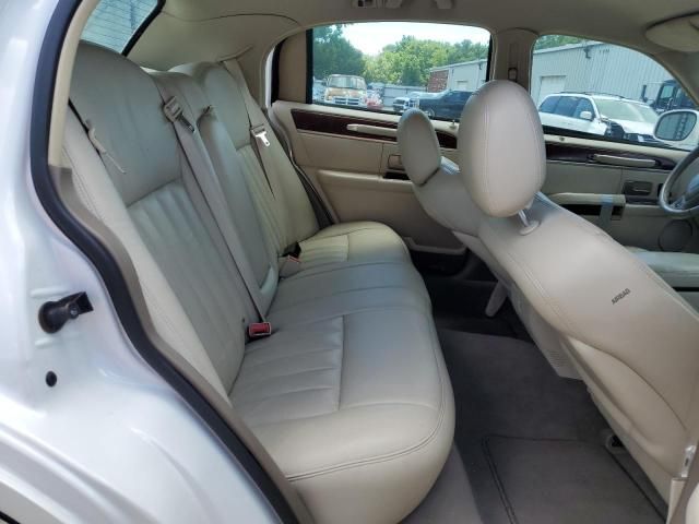 2003 Lincoln Town Car Executive