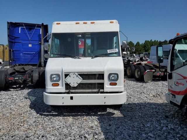 2004 Freightliner Chassis M Line WALK-IN Van