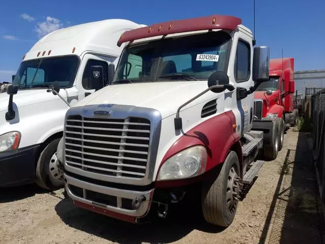 2016 Freightliner Cascadia 113