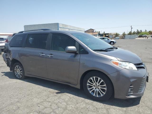 2020 Toyota Sienna XLE