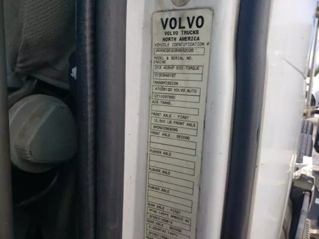 2011 Volvo VN VNL