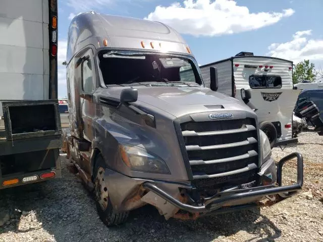 2019 Freightliner Cascadia 126