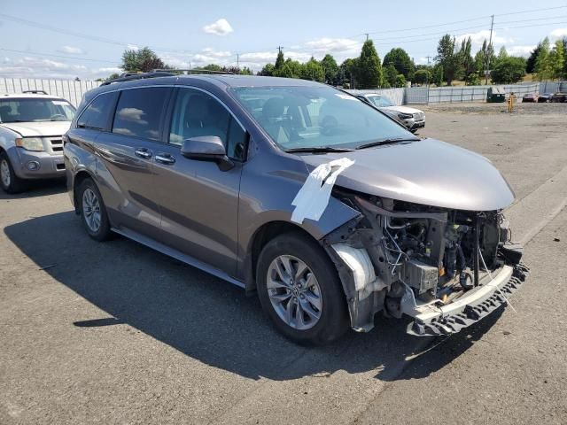 2022 Toyota Sienna XLE