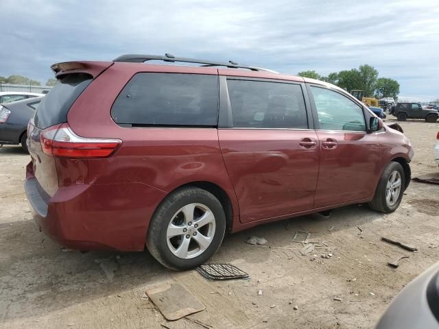 2017 Toyota Sienna LE