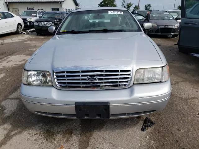 2003 Ford Crown Victoria LX