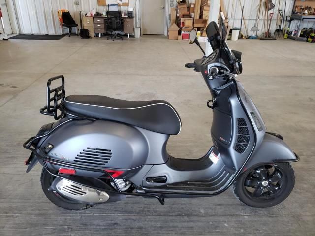 2022 Vespa GTS