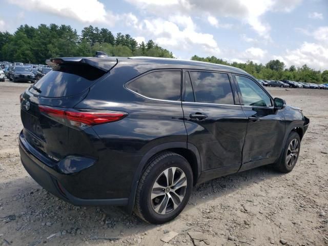 2022 Toyota Highlander XLE