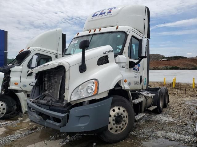 2016 Freightliner Cascadia 113