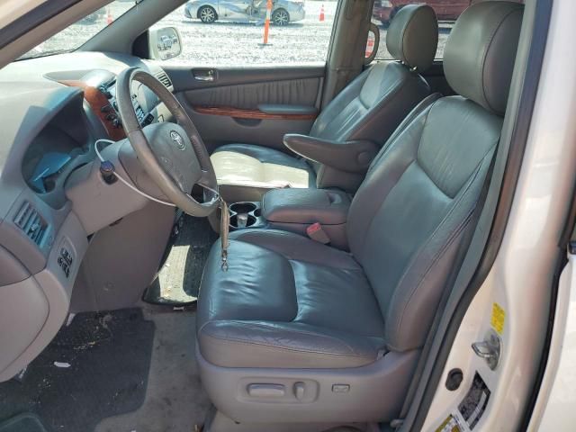 2010 Toyota Sienna XLE