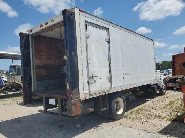 1999 Ford F800