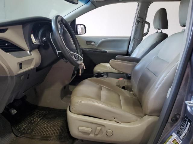 2015 Toyota Sienna LE