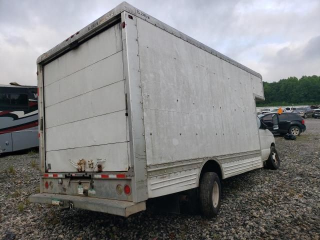 2007 Ford Econoline E450 Super Duty Cutaway Van