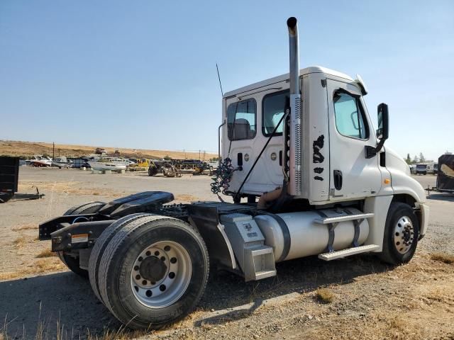 2010 Freightliner Cascadia 125