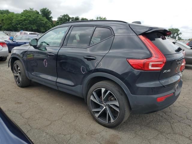 2022 Volvo XC40 T5 R-Design