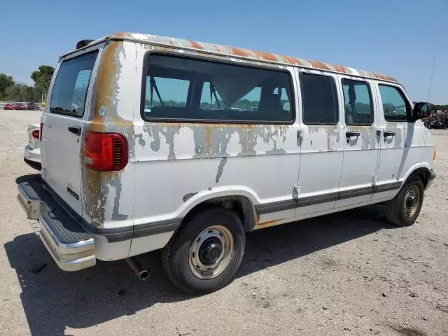 2000 Dodge RAM Wagon B2500