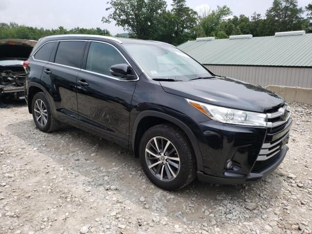 2017 Toyota Highlander SE