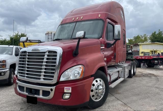 2010 Freightliner Cascadia 125