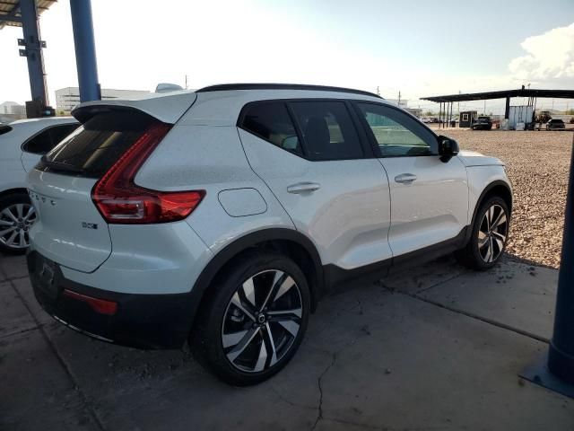 2024 Volvo XC40 Plus