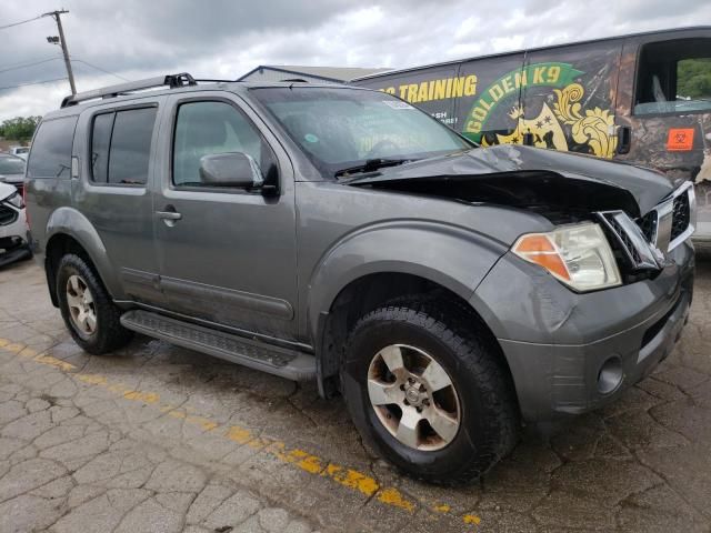 2005 Nissan Pathfinder LE