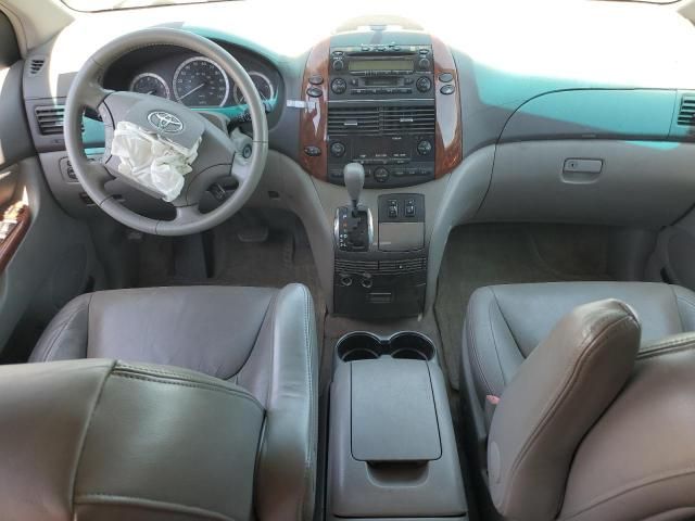 2005 Toyota Sienna XLE