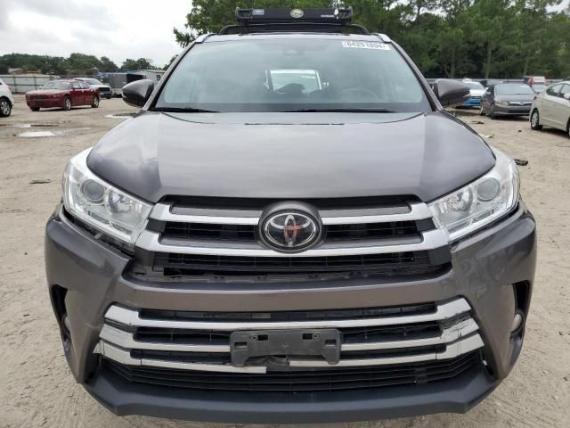 2018 Toyota Highlander SE