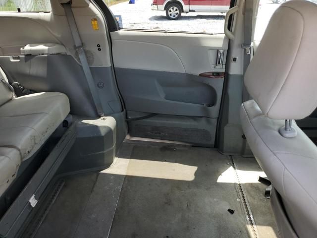 2014 Toyota Sienna XLE