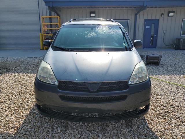 2005 Toyota Sienna LE