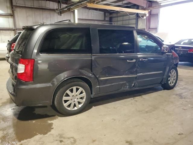 2016 Chrysler Town & Country Touring