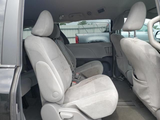 2015 Toyota Sienna LE