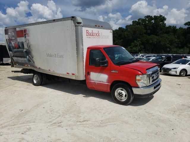 2017 Ford Econoline E450 Super Duty Cutaway Van